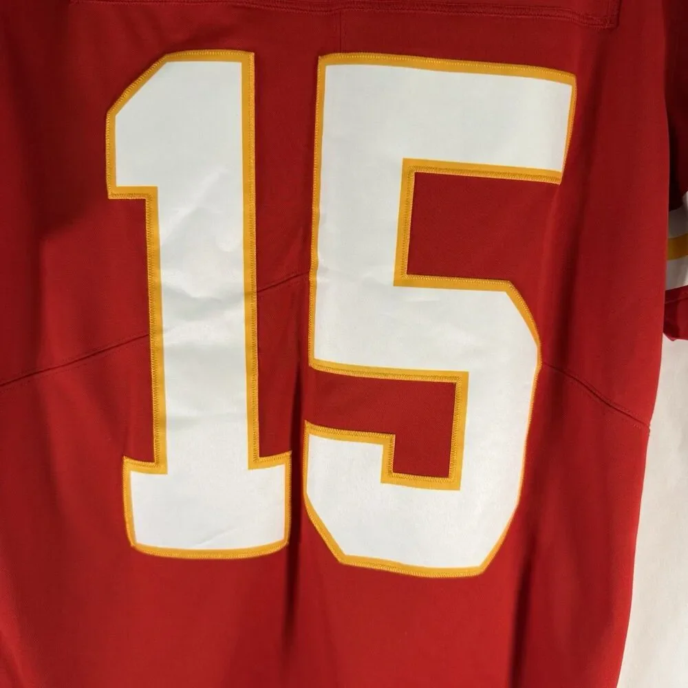 Patrick Mahomes On Field Nike Jersey Men's Small Red Home #15 Short Sleeve Vneck
